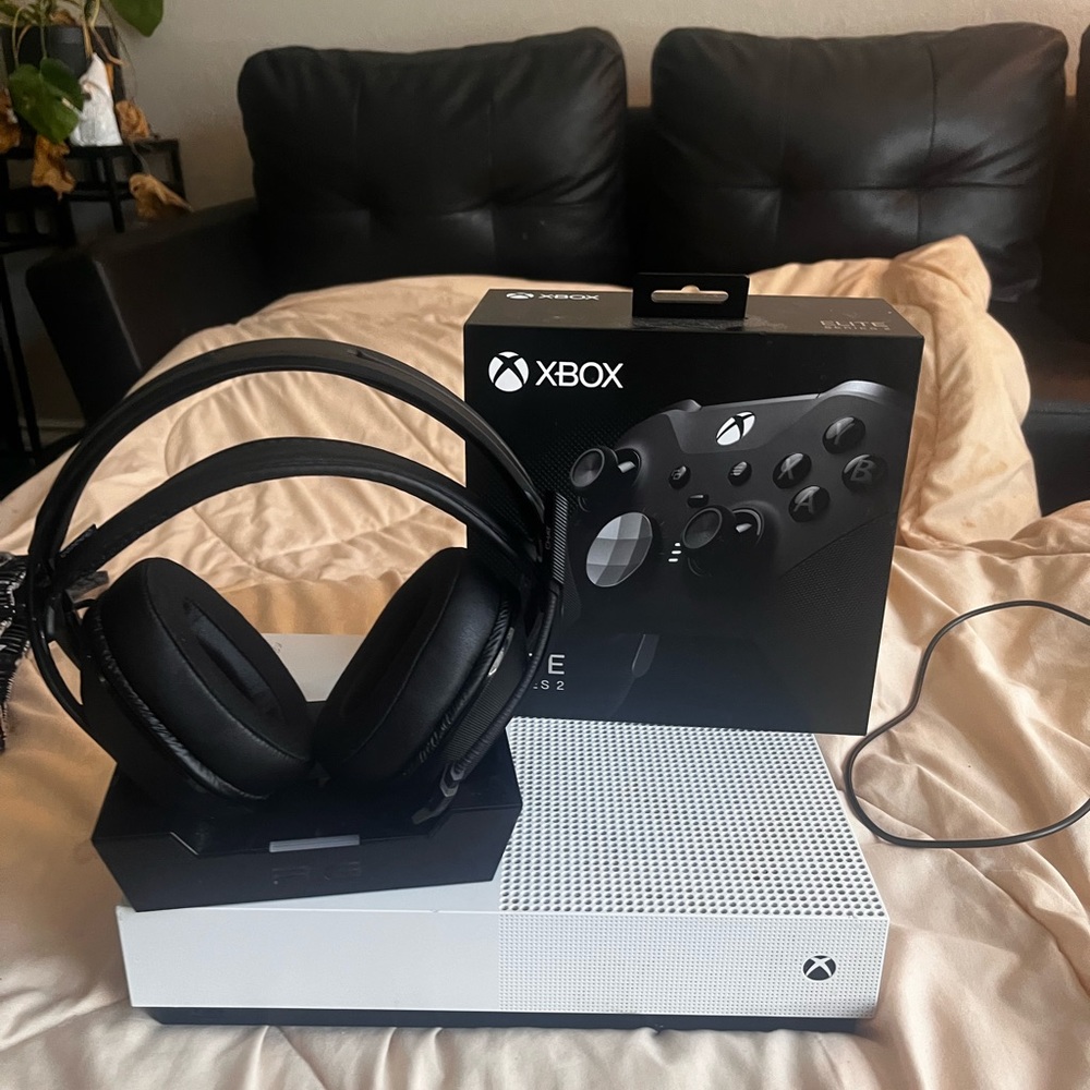 Xbox One S with headset and elite controller bundle!!